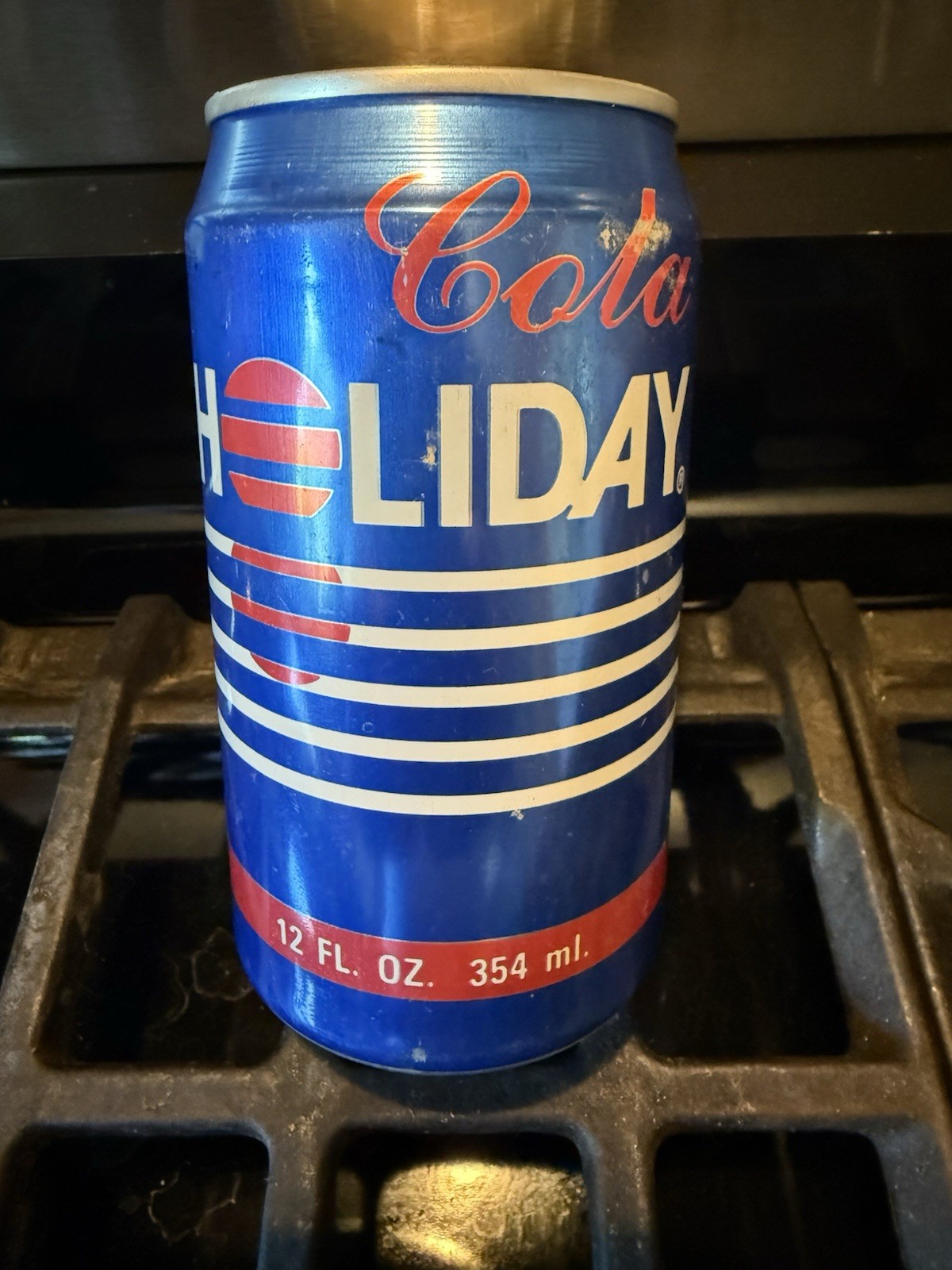 HOLIDAY COLA soda 🥤can - CHATTANOOGA, TN 🇺🇸