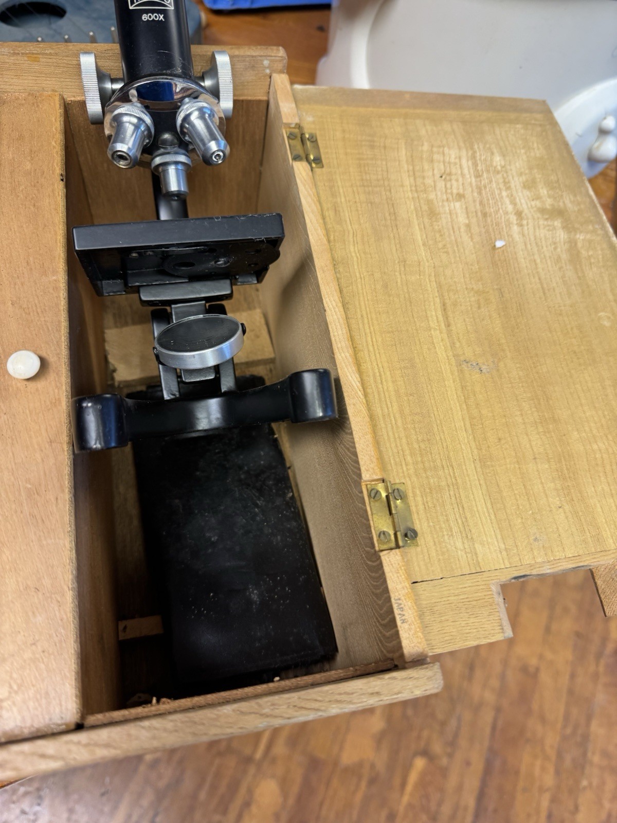 Microscope