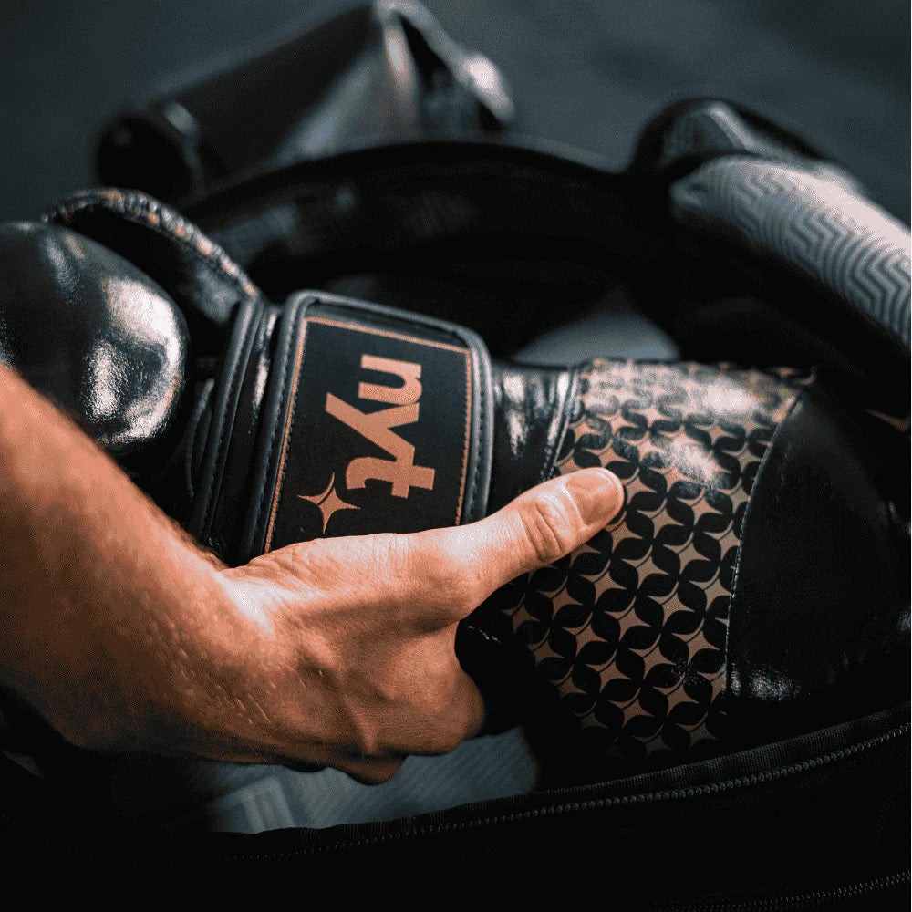 NYT Star Boxing Gloves Black/Sand