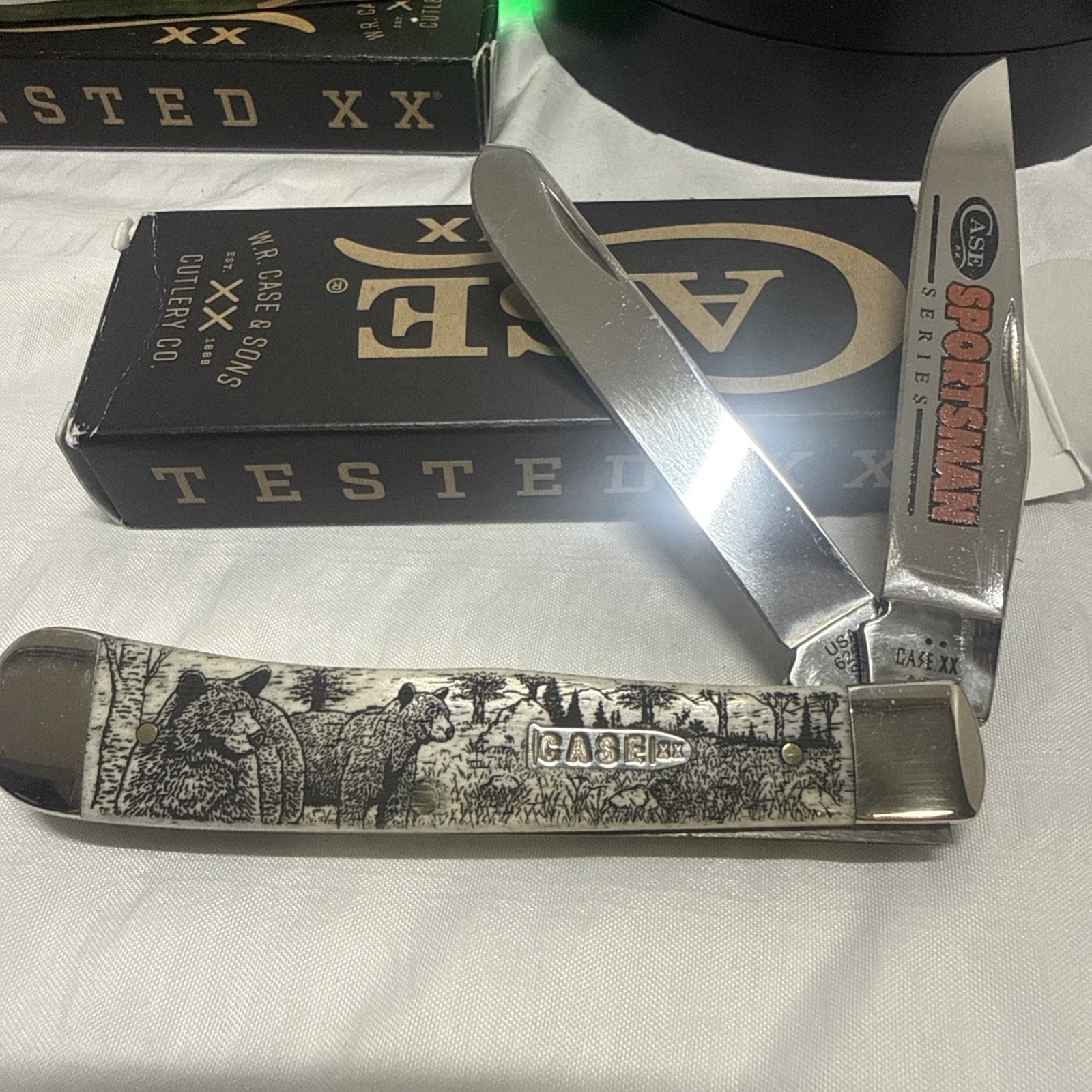 Case Sportsman Series Bear Embellished Smooth Natural Bone Trapper #81223