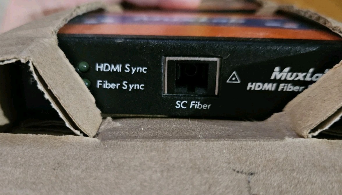 Muxlab 500460-HDMI Fiber Extender Transmitter/Receiver
