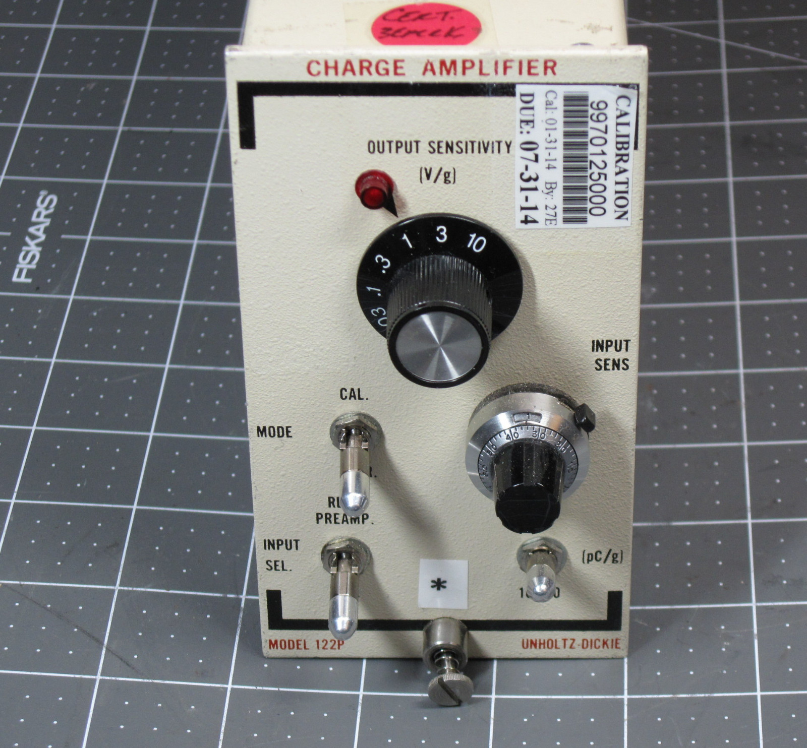Unholtz-Dickie Charge Amplifier Model 122P