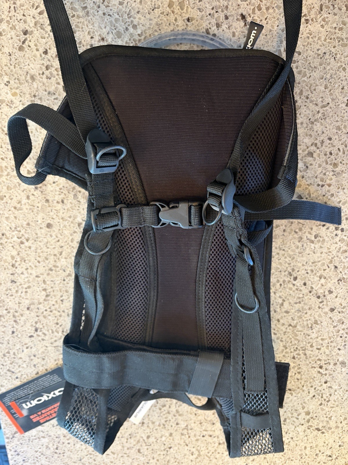 Axiom Aquarius Cycling Hydration Backpack 2 Liter Bladder New