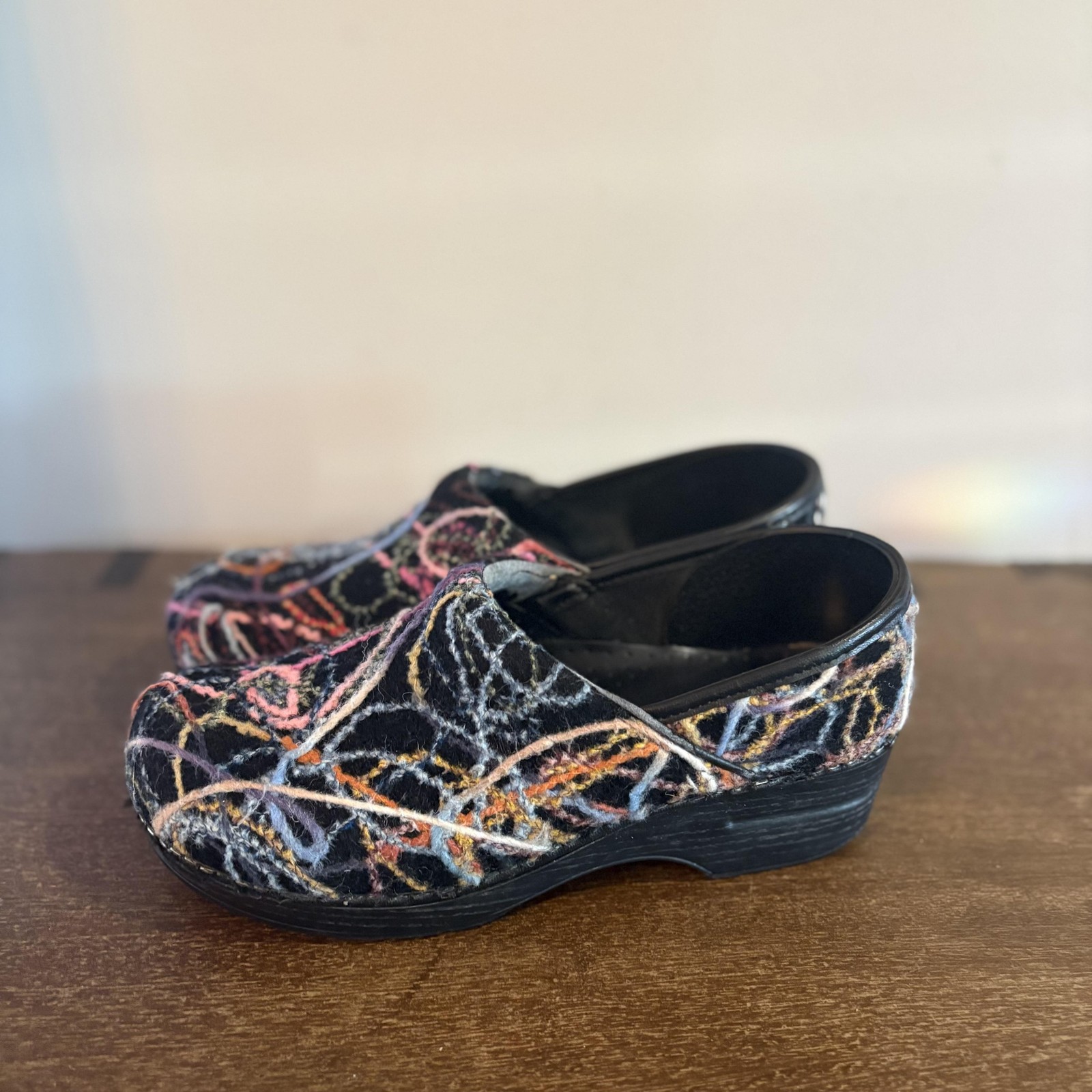 Dansko Shoes Womens Size 9.5 40 EU Multicolor Fabric Clogs Slip On Comfort Work