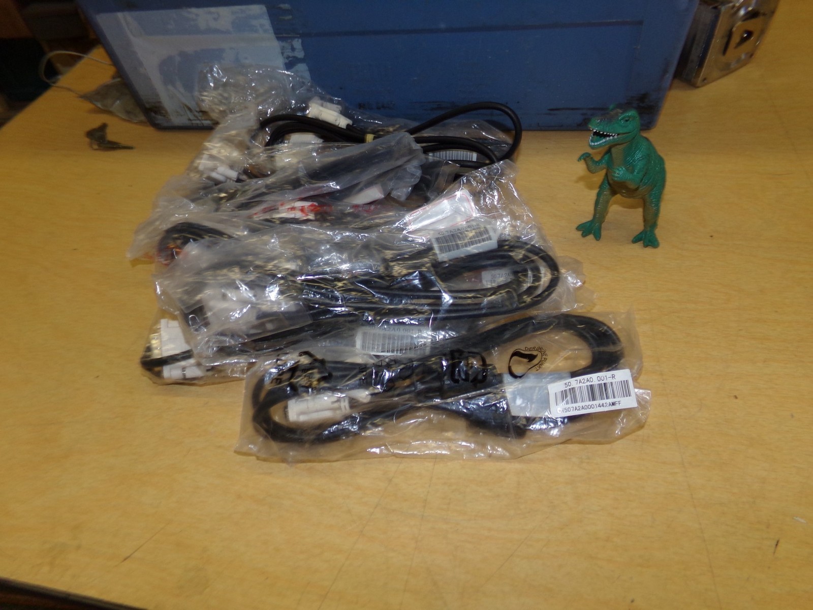NEW DVI 50.7A2A0.001R Monitor Cables, Lot of 9  *FREE SHIPPING*