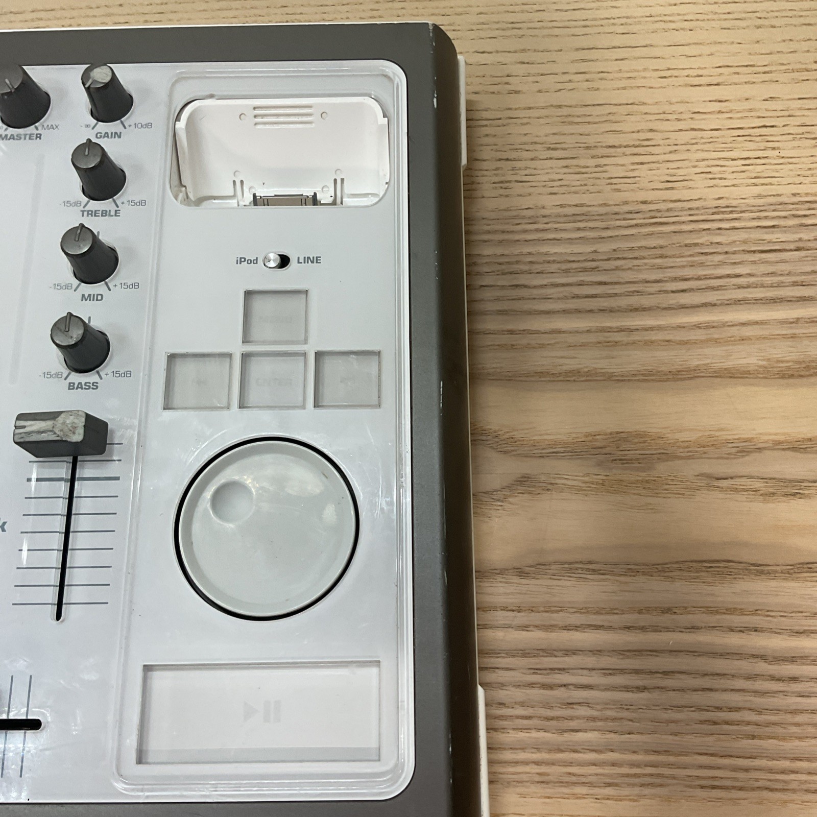 Numark iDJ Dual-Deck DJ iPod/Turntable Mixing Controller For Parts