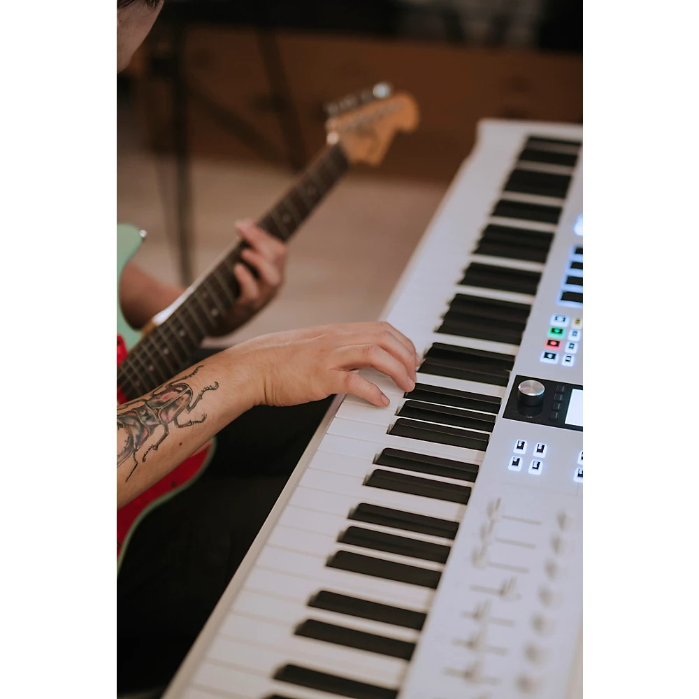Arturia KeyLab Essential 88 mk3 Controller White