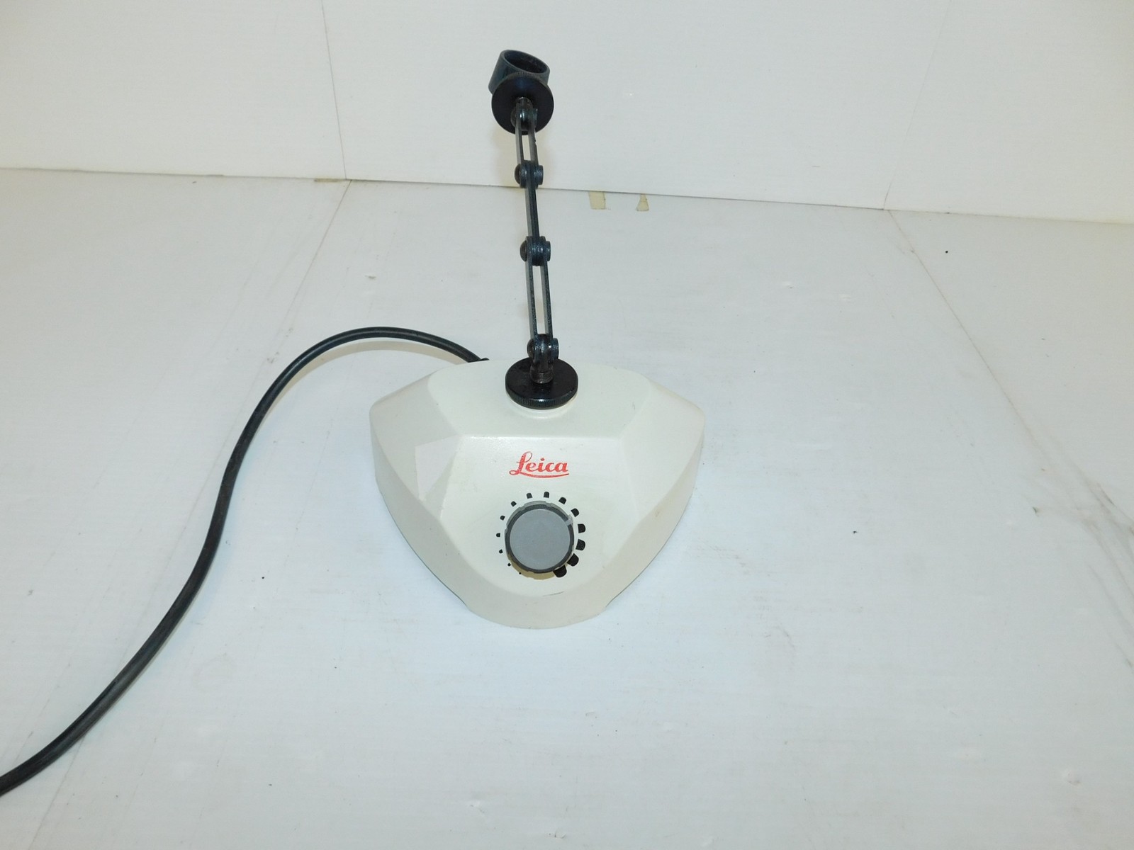LEICA MODEL 13410311 ILLUMINATOR (PQY86)