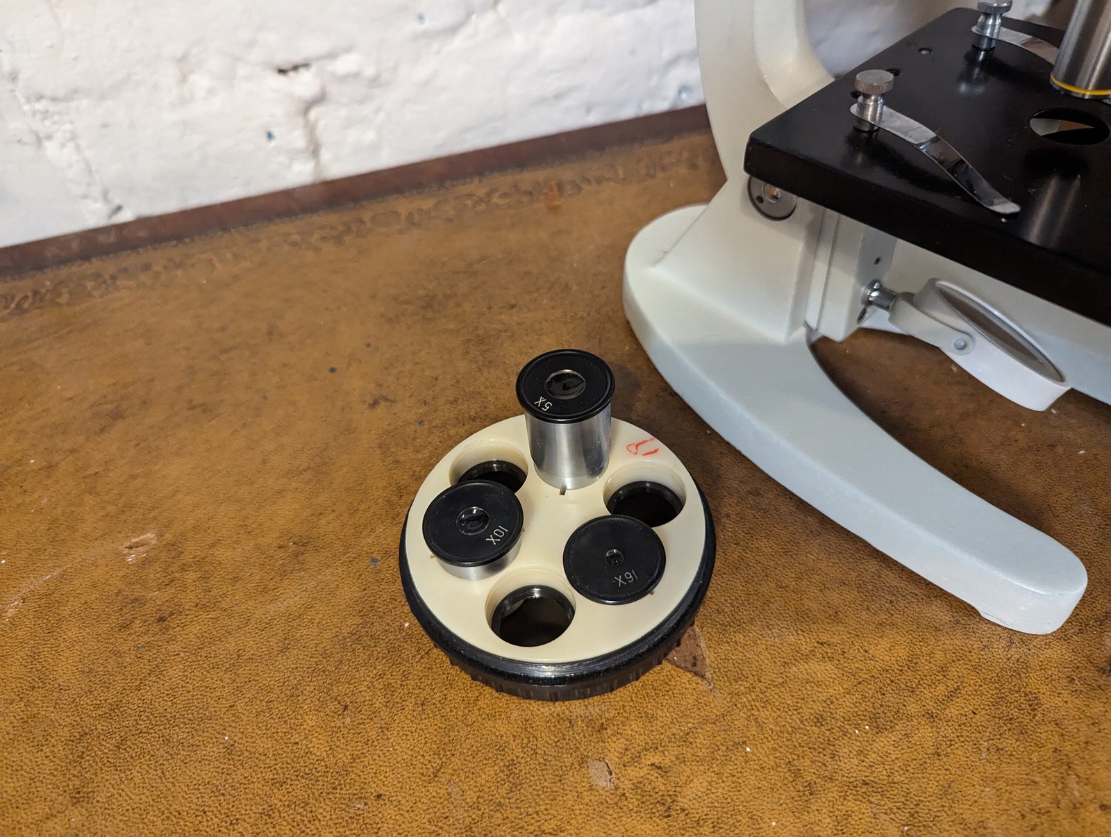 Vintage Paralux 640 Service Microscope