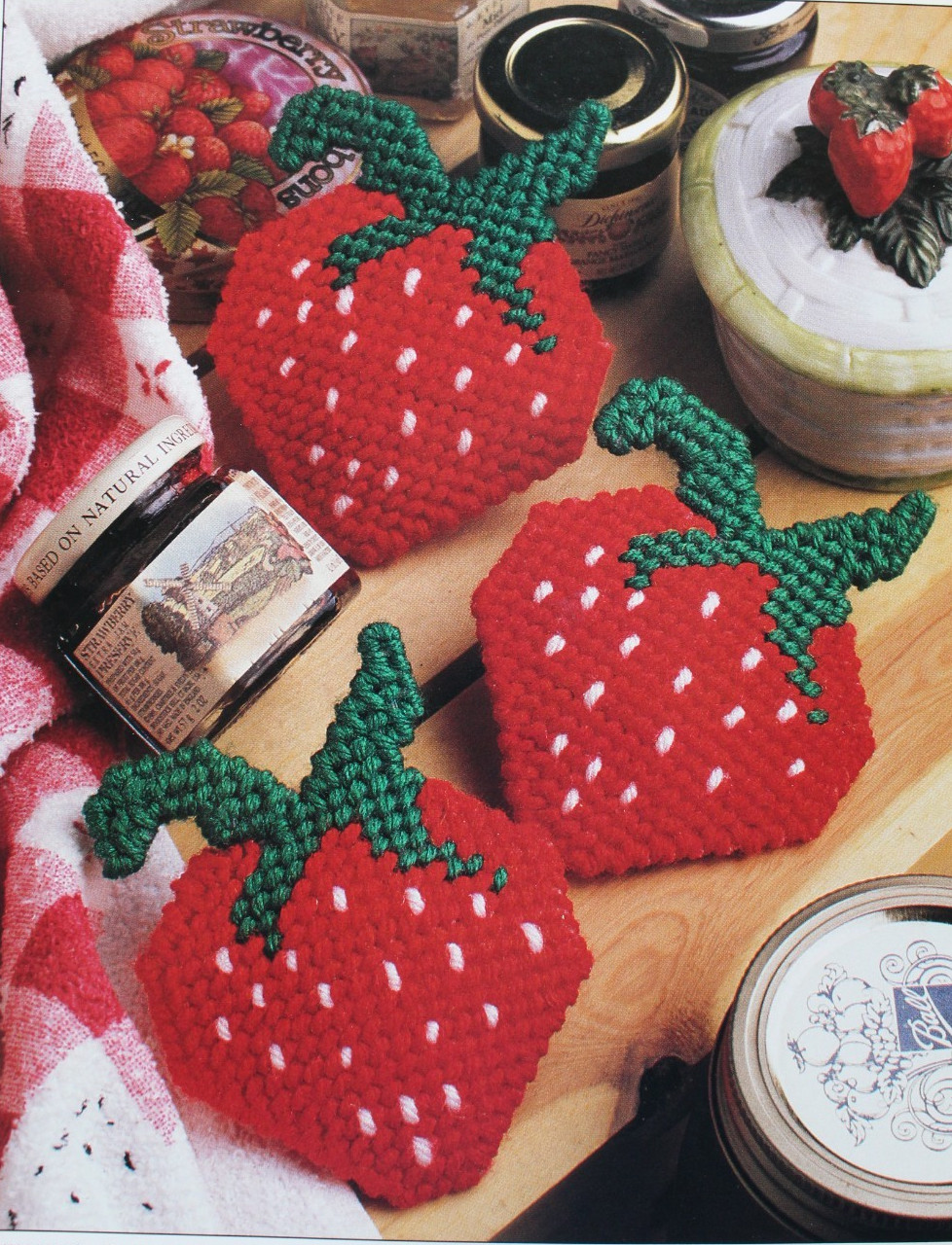 Potpourri Strawberries Plastic Canvas Patterns Annies Club HomeDecor