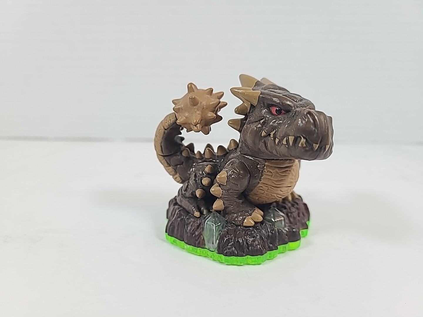 Activision Spyro Skylanders Bash Green Base w/ Card & Sticker