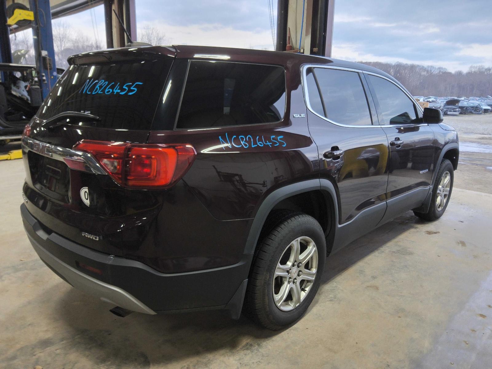 Used Battery Tray fits: 2017 Gmc Acadia Grade A