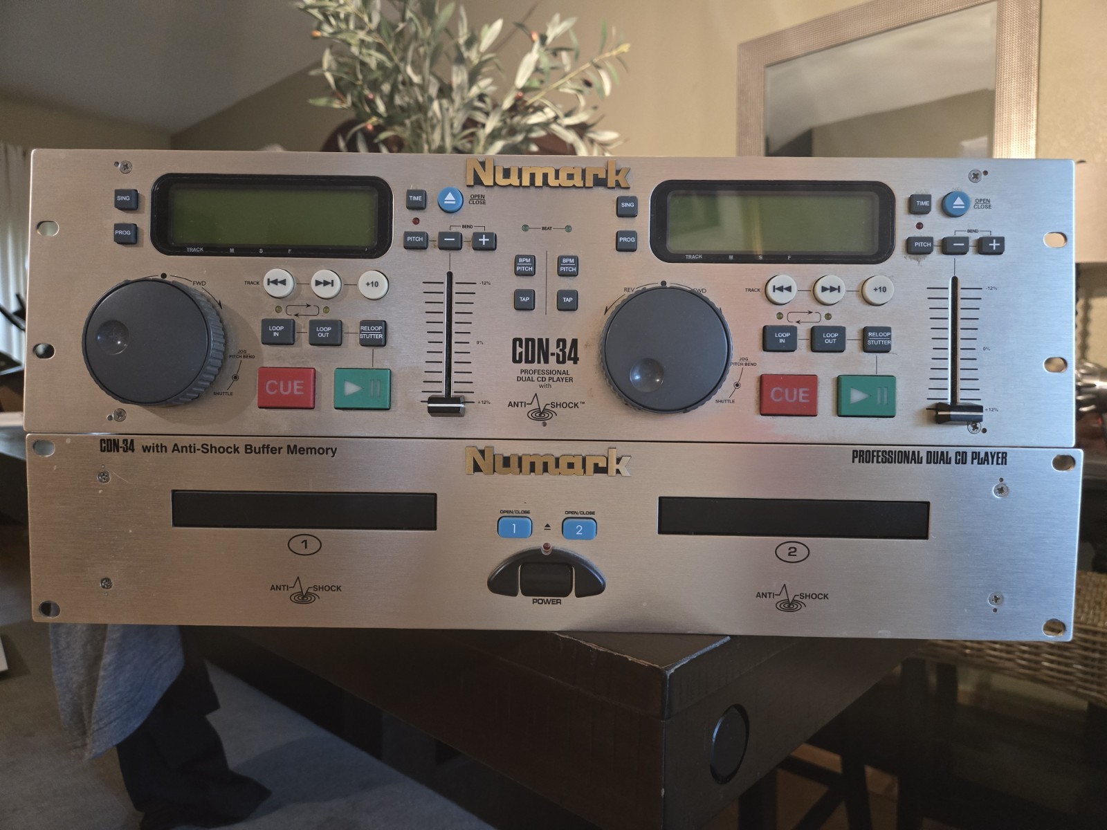NUMARK CDN-34 Professional Dual Cd Player CDNA-32s Anti Shock Buffer Memory