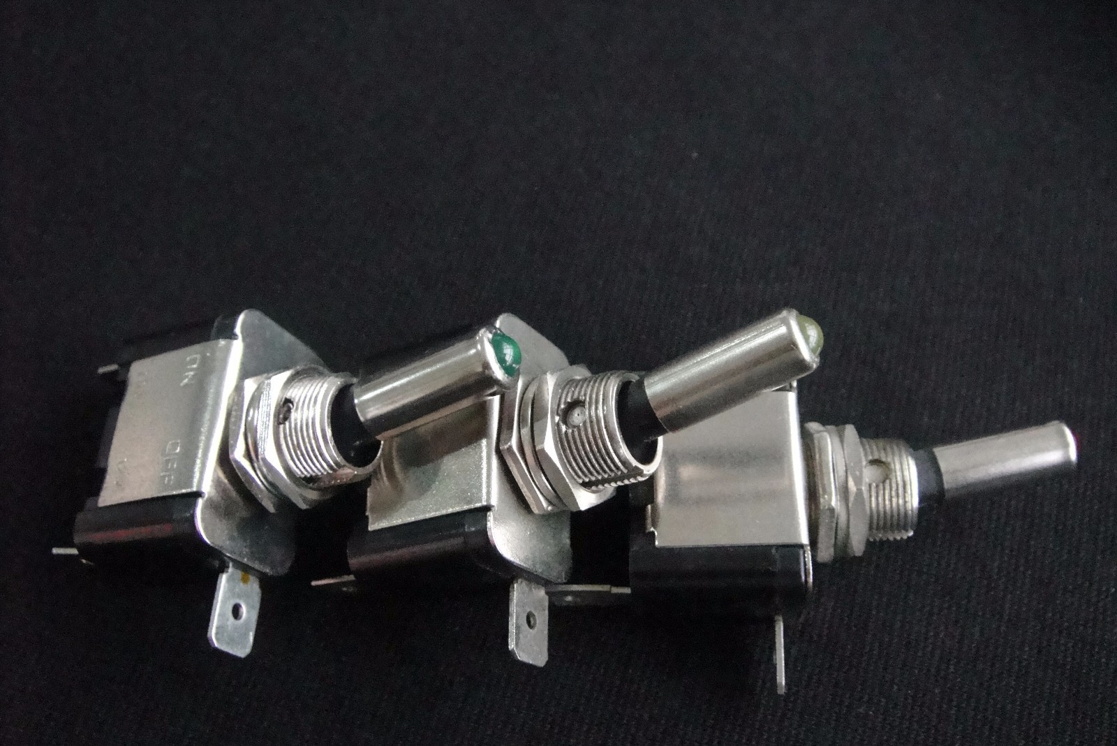 12v Illuminated LED ON/OFF Flick Toggle Switch Motorsport Track Car Boat Truck