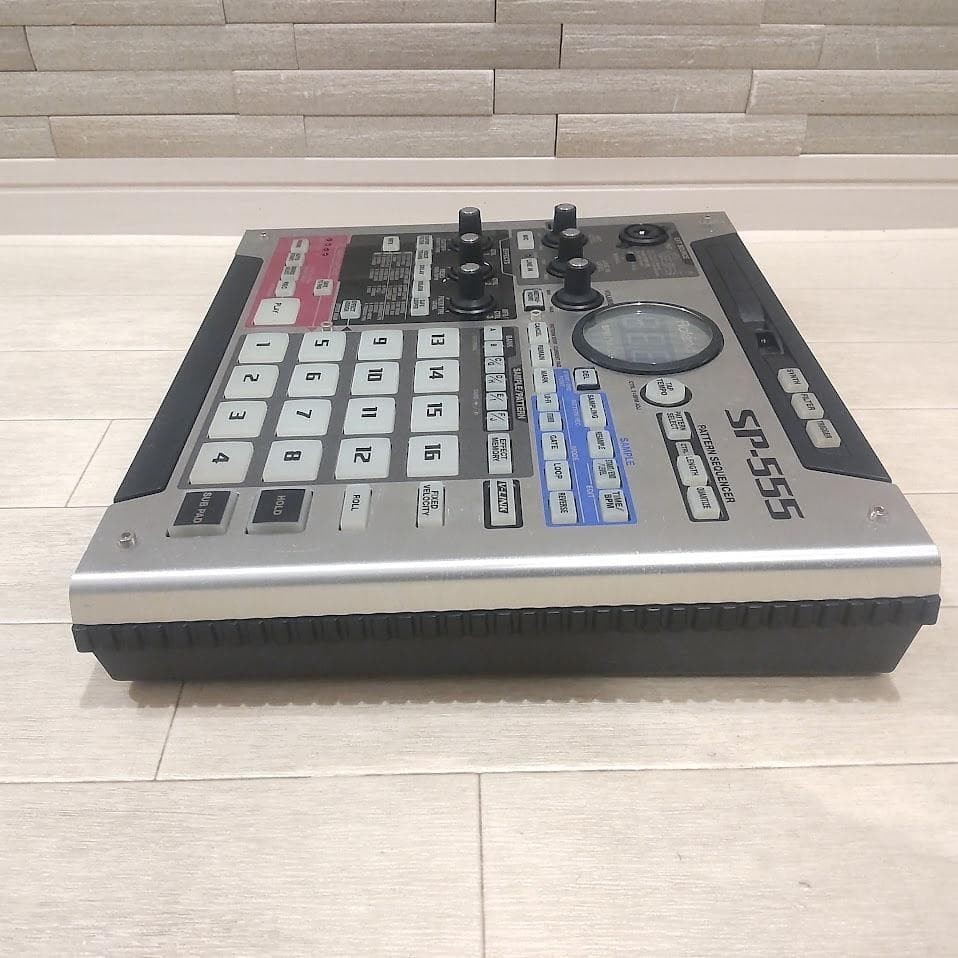 Roland SP-555 Sampling Groovebox Sampler Tested SET