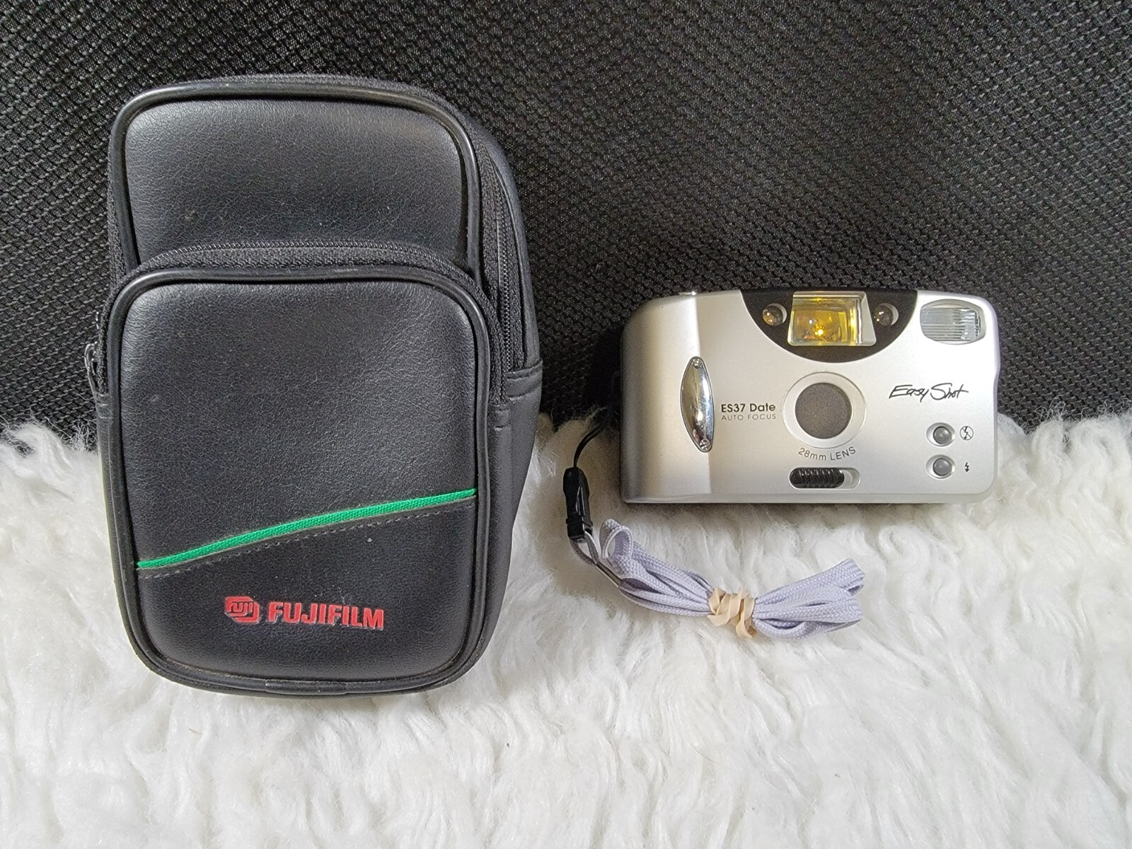 Easy Shot ES37 Date Auto Focus 35mm Compact Camera