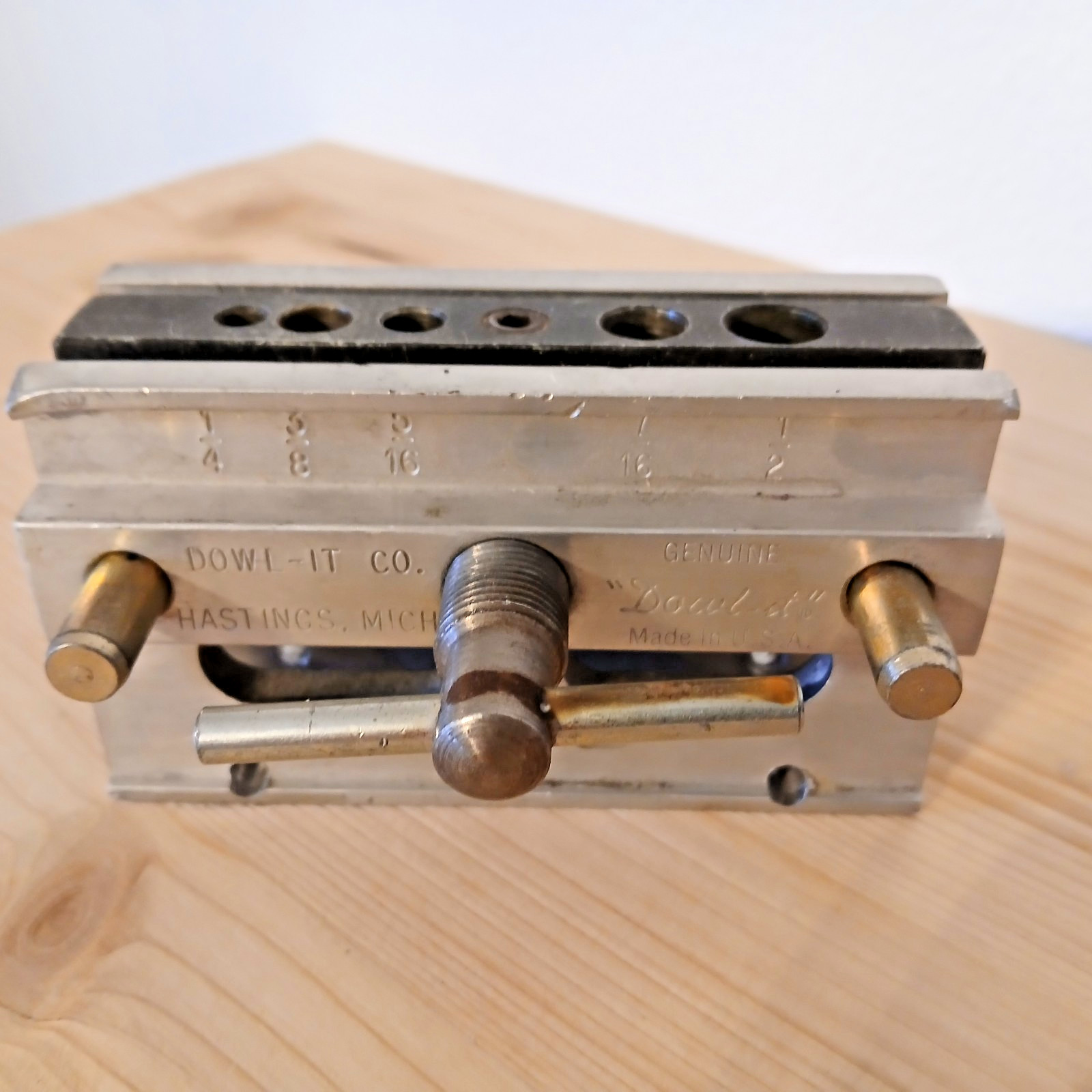 Dowl-it Self Centering Dowel Pin Drill Guide Vise Model 1000 Made U.S.A.