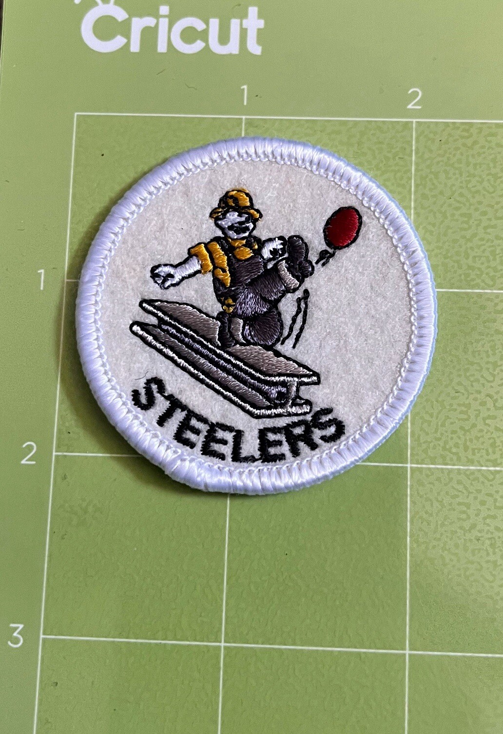 RARE PITTSBURGH STEELERS NFL FOOTBALL VINTAGE PATCH 2.25”