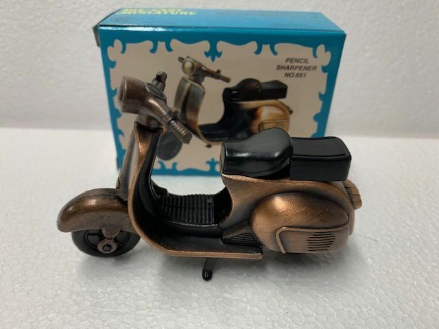 SCOOTER BRONZE BUS DIE CAST METAL COLLECTIBLE PENCIL SHARPENER NEW / BOX