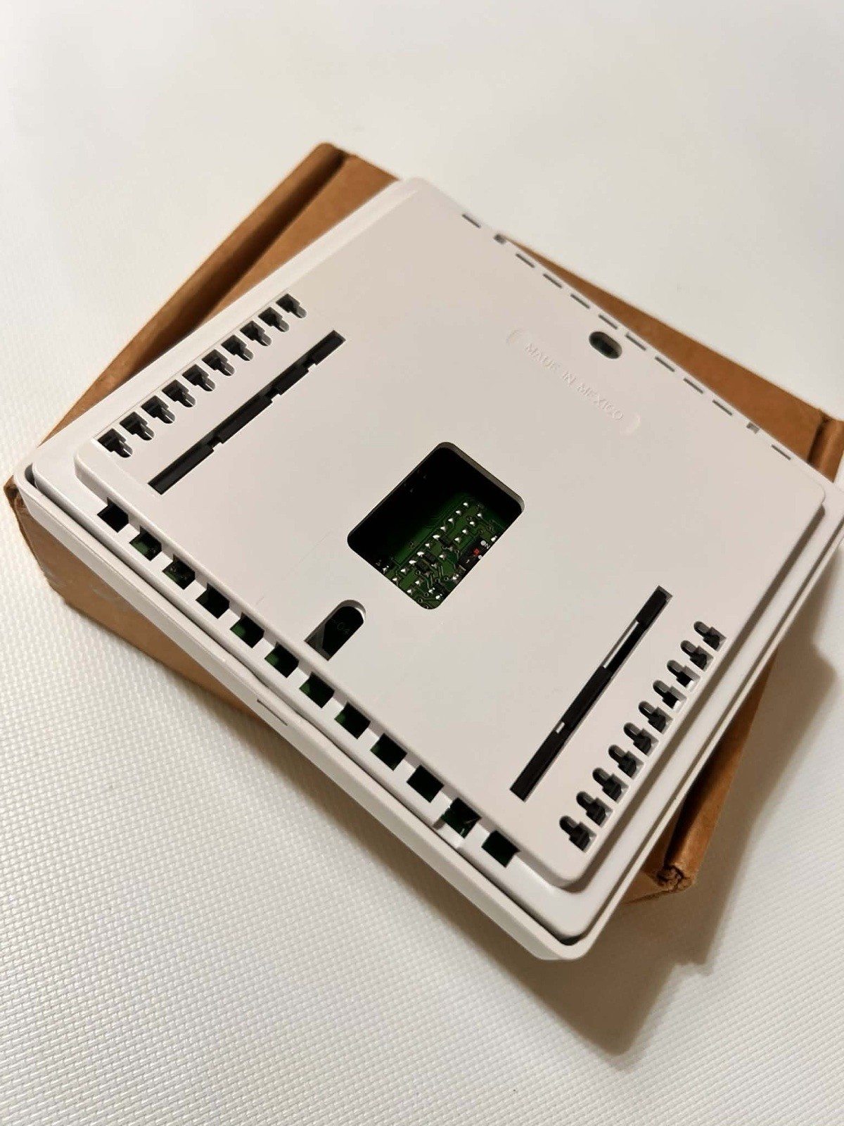 Robertshaw 300-207 Digital Thermostat