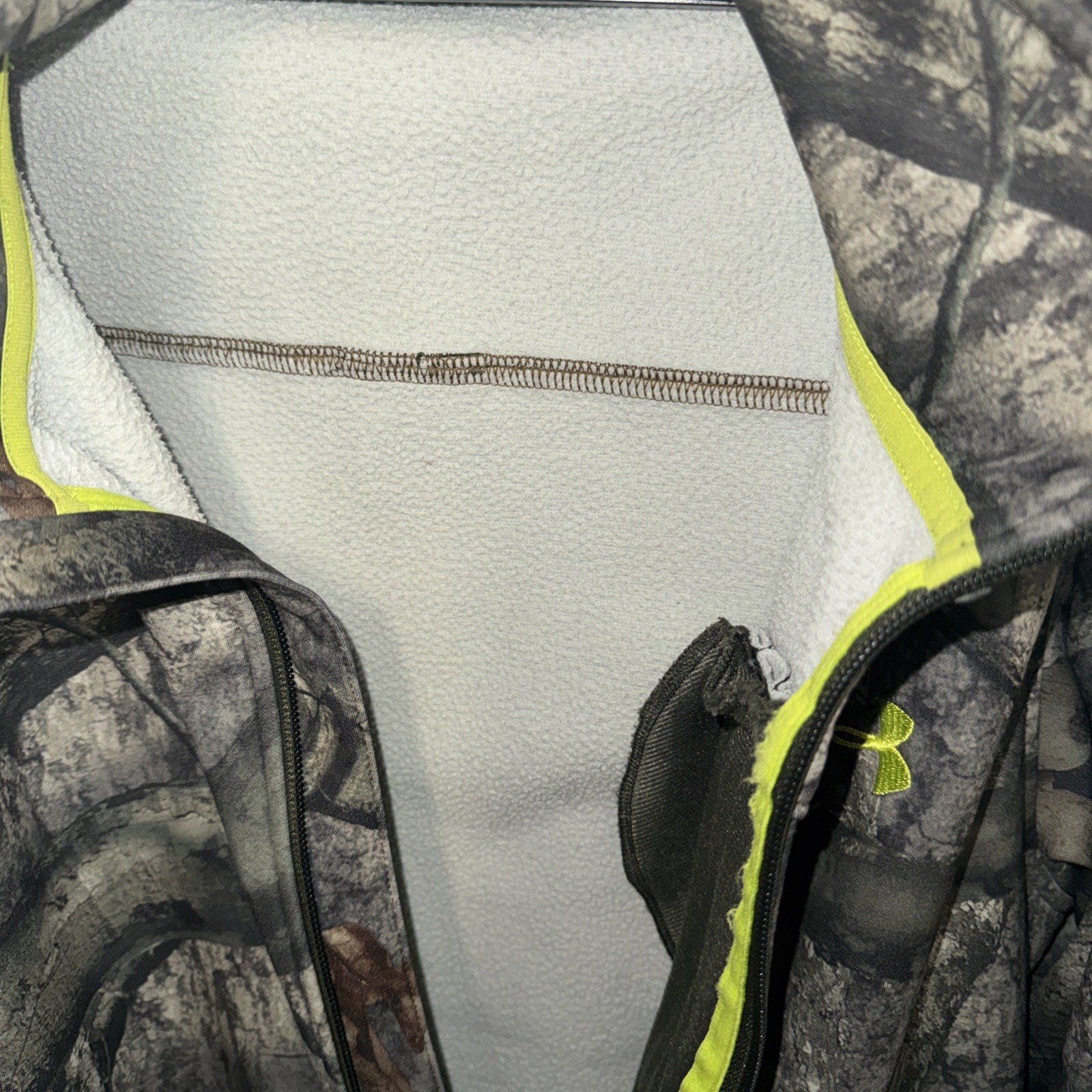 Men’s Medium Under Armour Scent Control Treestand Pattern Zip Up Fleece Jacket
