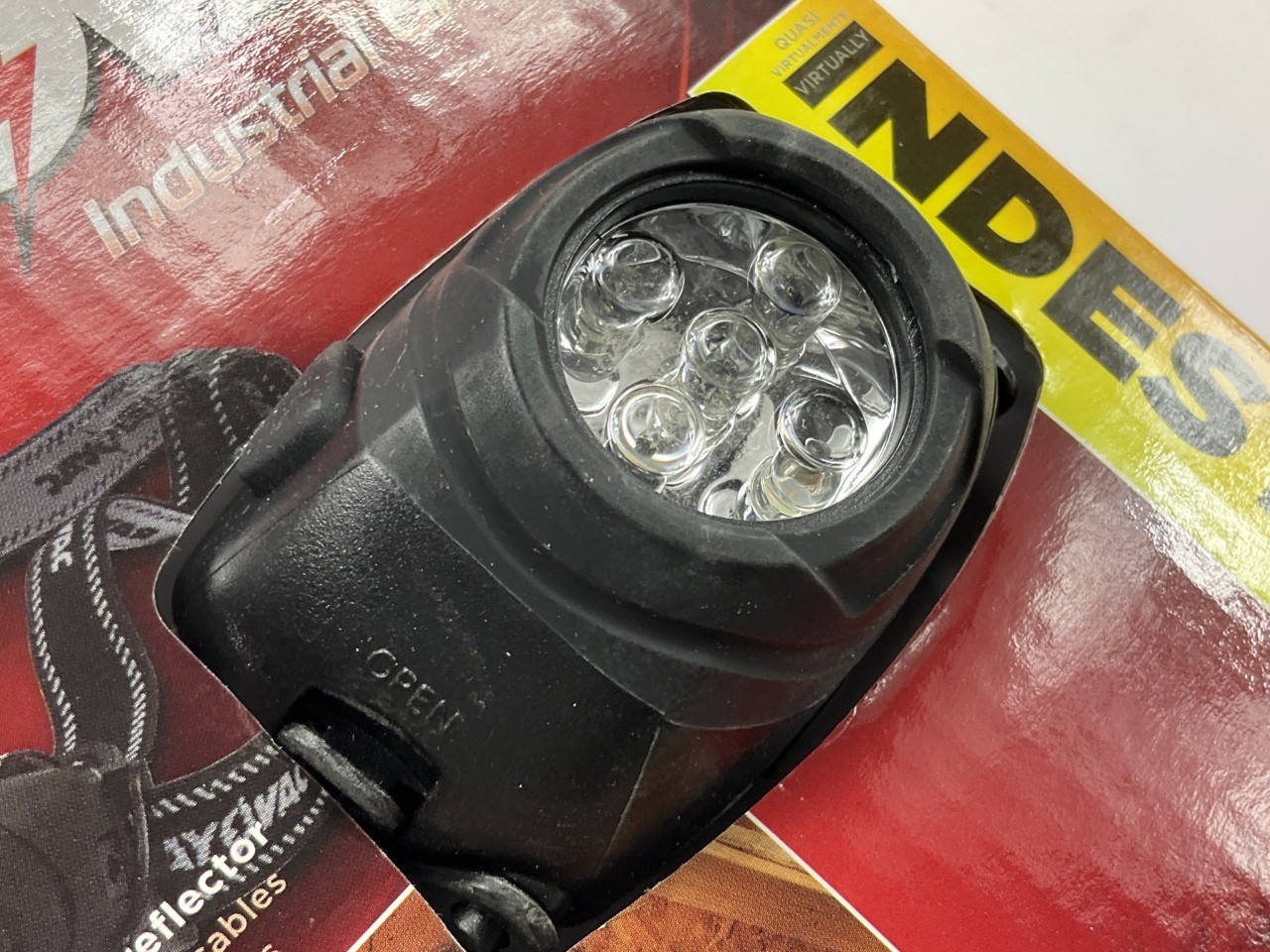 RAYOVAC Virtually Indestructible 35 Lumen 3AAA LED Headlight Head Flashlight