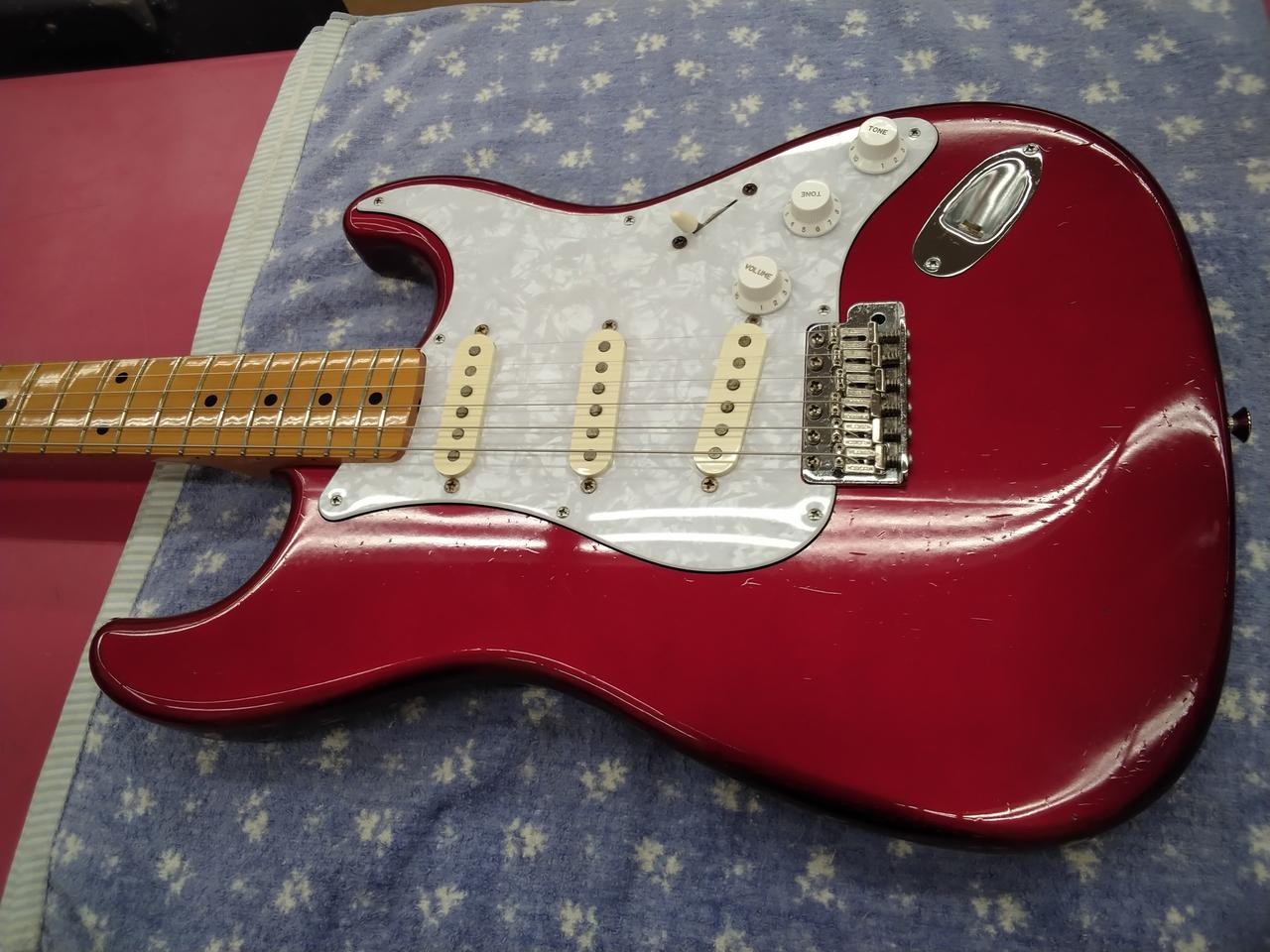 FENDER JAPAN ST57 Electric Guitar-01
