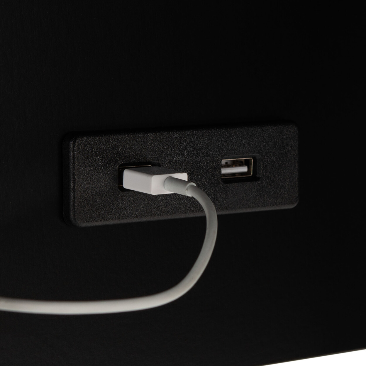 SAFAVIEH Portland Sub Side Table | Black |