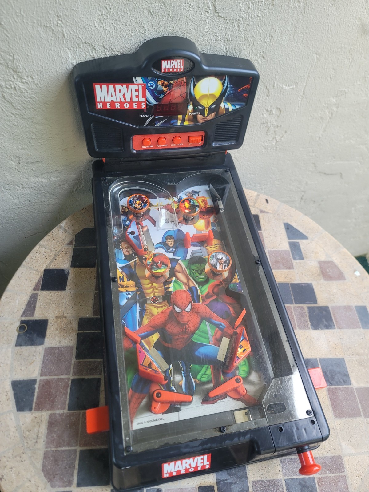 Marvel Heroes 2006 Table-Top Mini Pinball Machine WORKS 19" Play Area