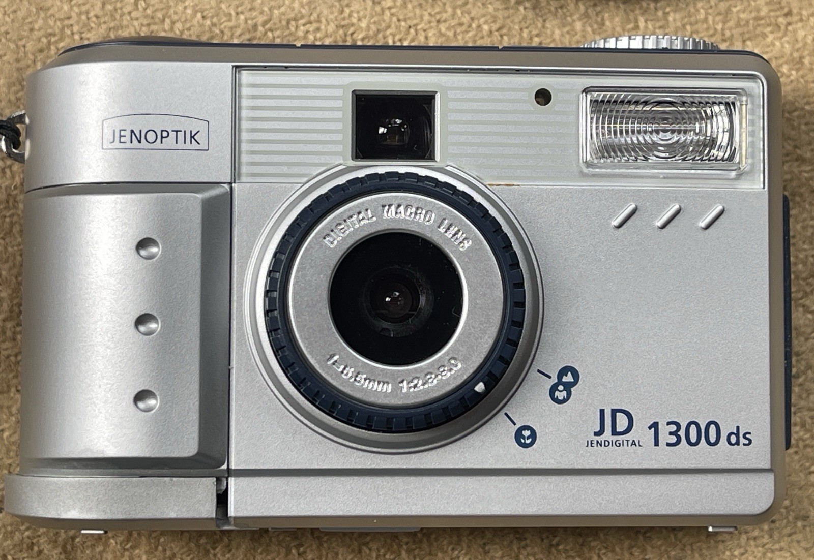 Vintage Jenoptik  JD Jendigital 1300ds Macro Lens Digital Camera + case & 4GB
