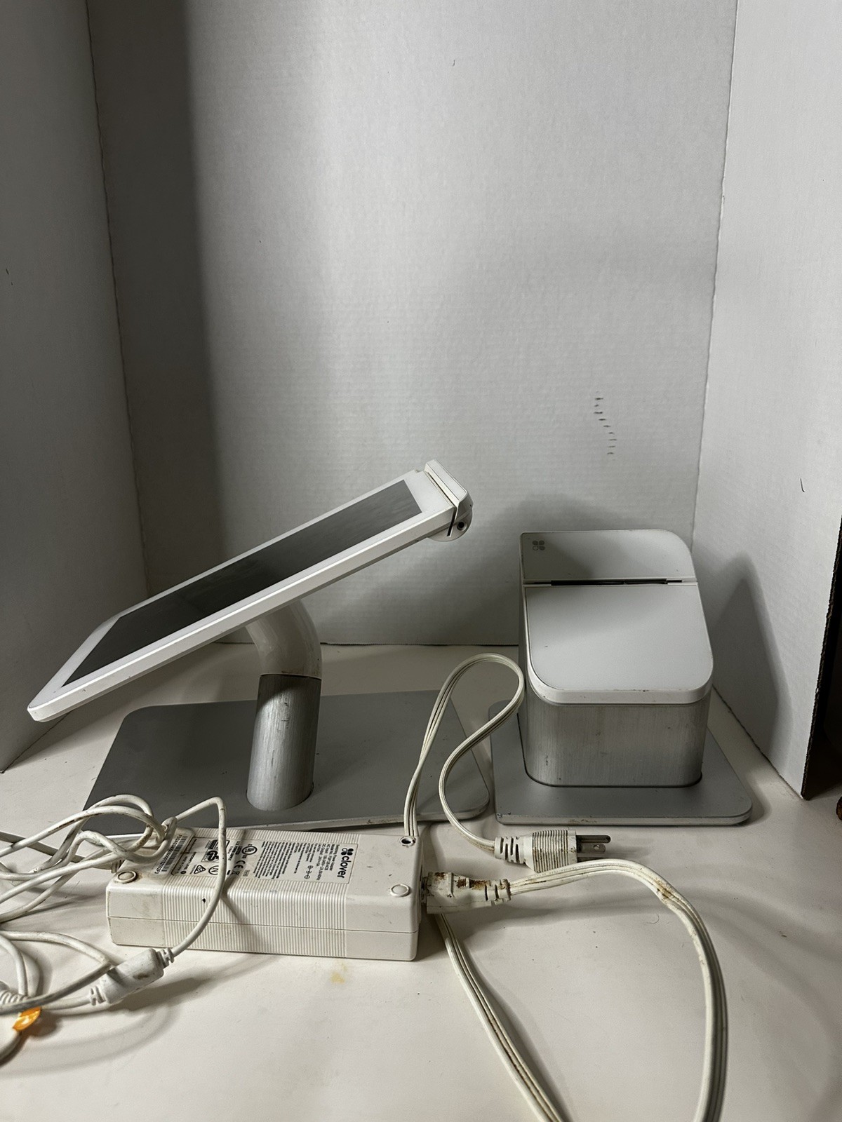 Clover Station POS 1.0 System, P100 Printer, C100 Screen & Power Adapter