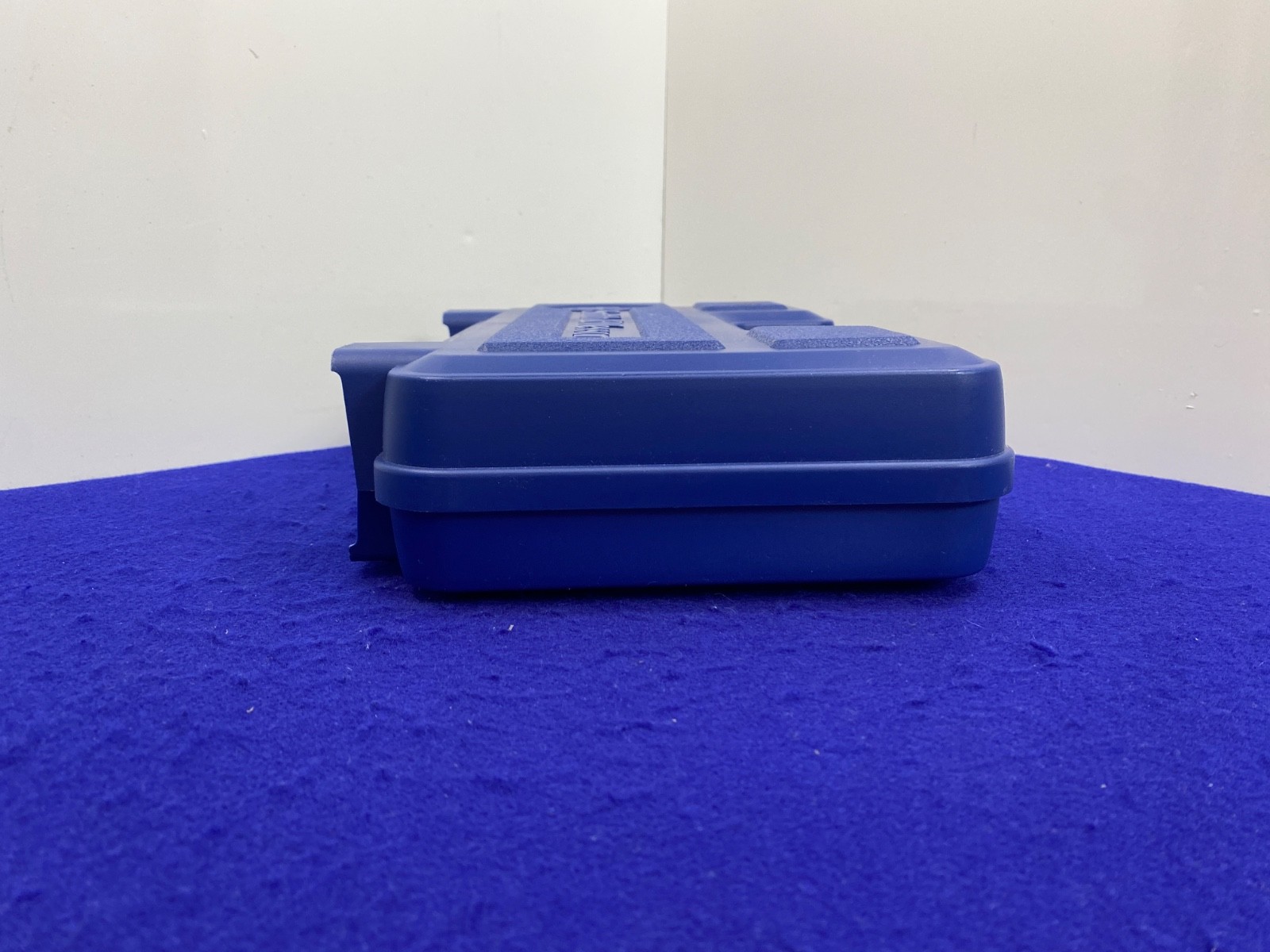 Smith&Wesson Factory Blue Hard Case with Foam Insert & Hoppes Cloth Factory OEM
