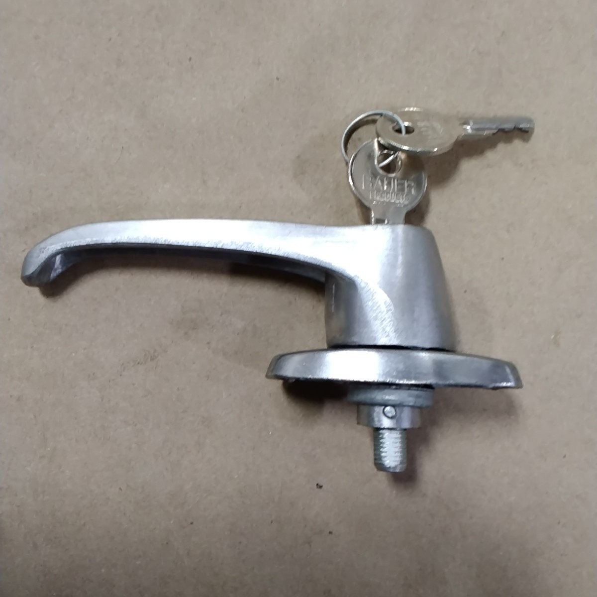 Locking Handle With Keys A79