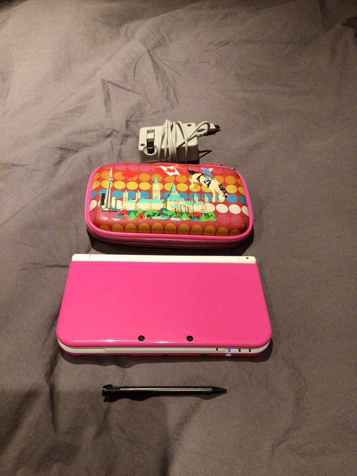 Nintendo new 3DS XL Console Pink (Region free) 20+ Games LOT W Charger And Case