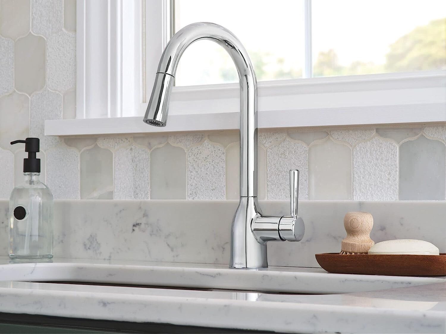 NEW!! Moen Adler One-Handle Pulldown Kitchen Faucet - Polished Chrome (87233)
