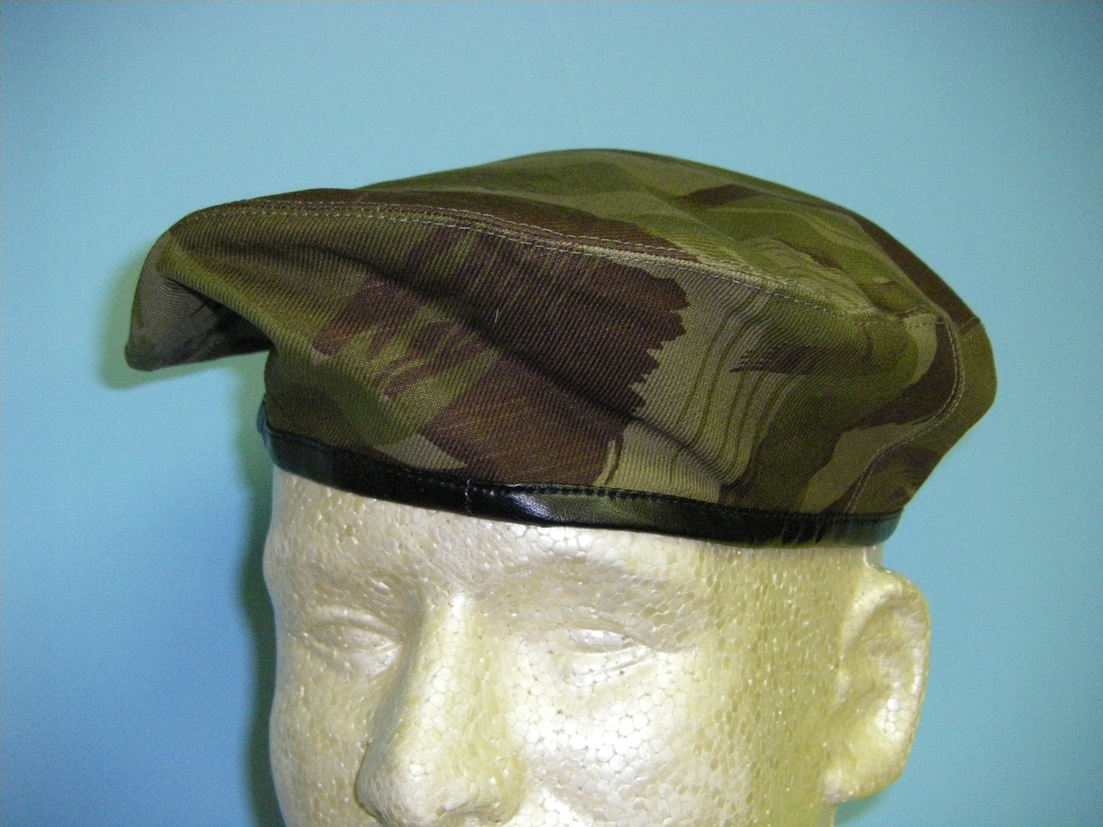 b0498-61  French, Algerian Lizard Camo commando Beret    size61