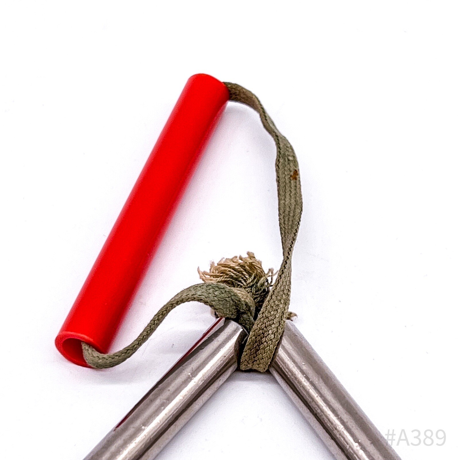 Triangle with Metal Loop, without Mallets (10.5 x 9.5 cm)