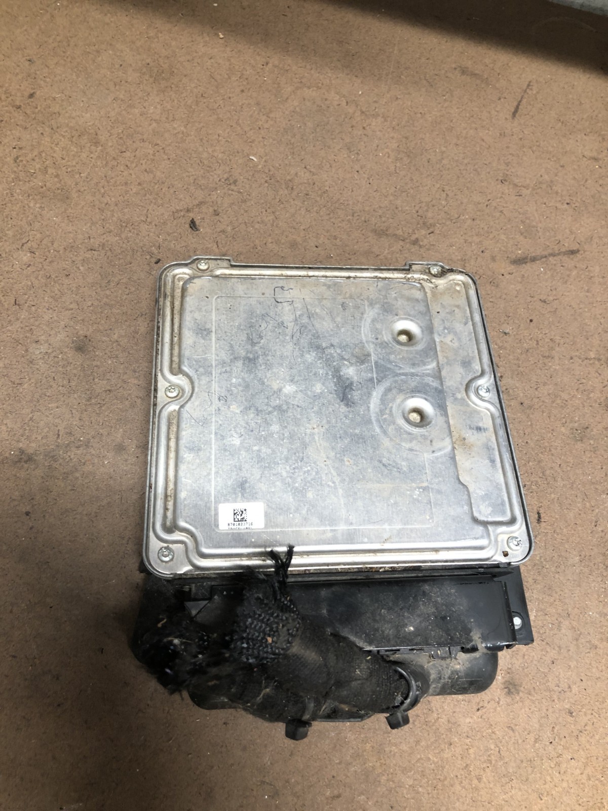2007 Audi A4 Engine Computer Control Module ECU ECM PCM - 8E0 910 115 P Plugs
