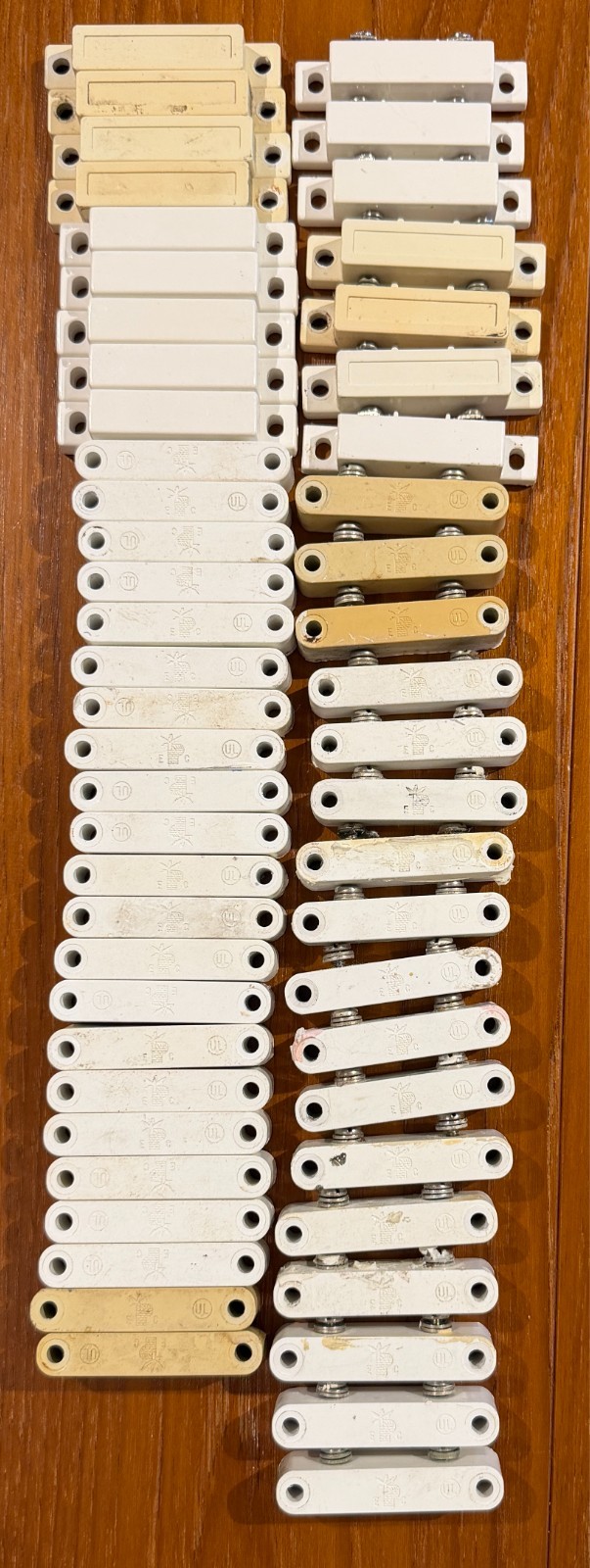 65 Used Alarm Switches & Magnets  24 Switches, 31 Magnets Just Un-installed