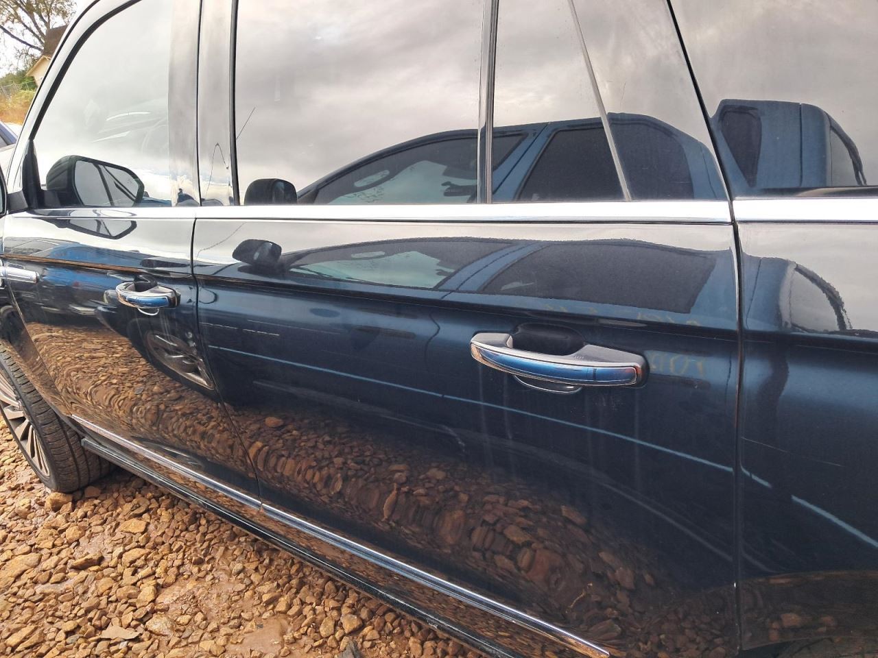 NAVIGATOR 2019 Glove Box 4815593