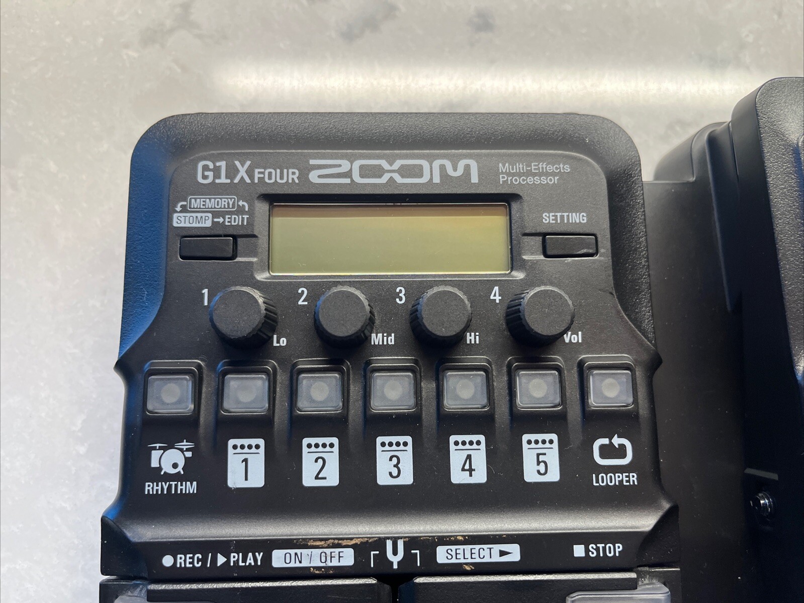 Zoom G1X Four Guitar Effects Processor with Built-In Expression Pedal TESTED