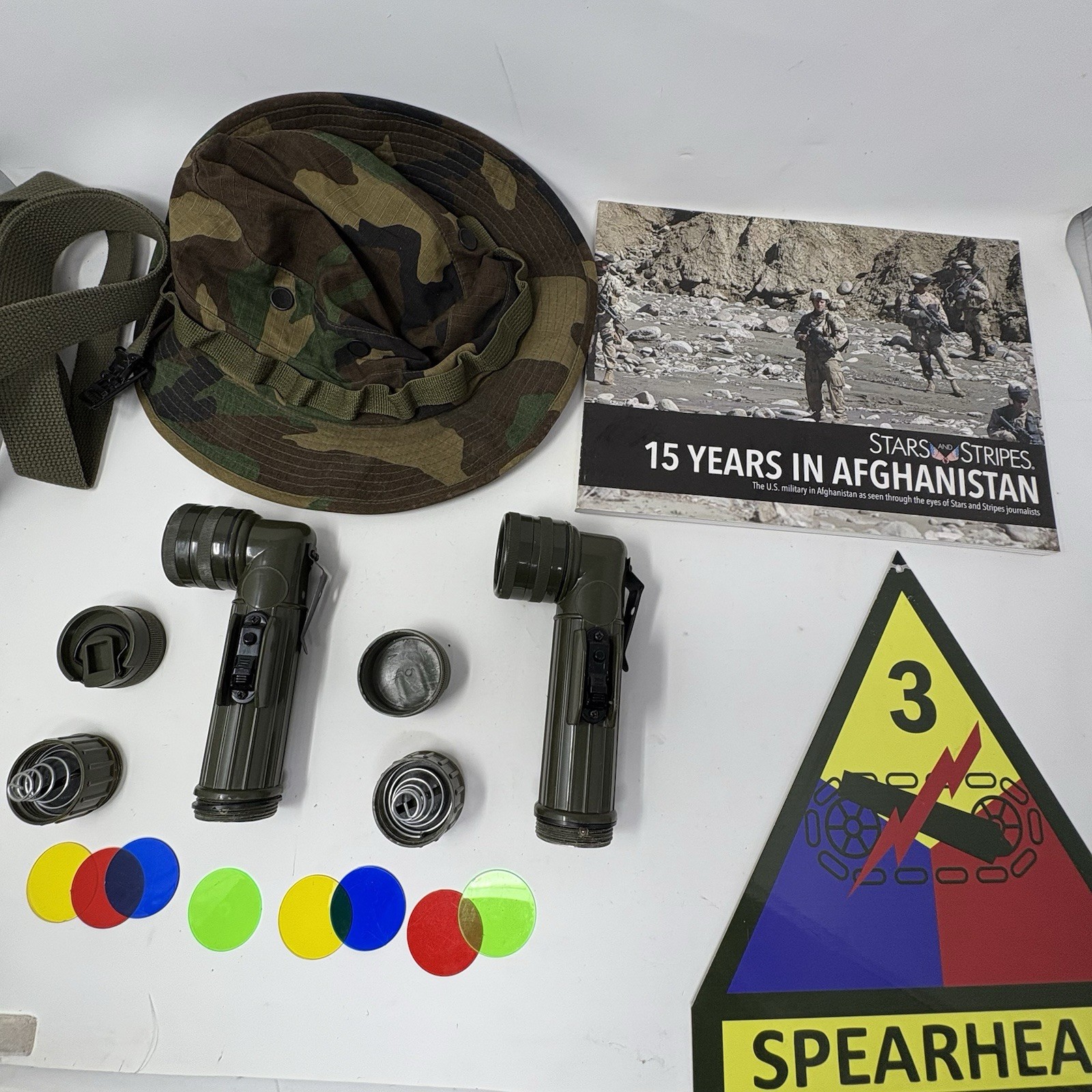 US Army 3rd Armored Division Spearhead Sign 2 Angle Flashlights Boonie Hat Belt