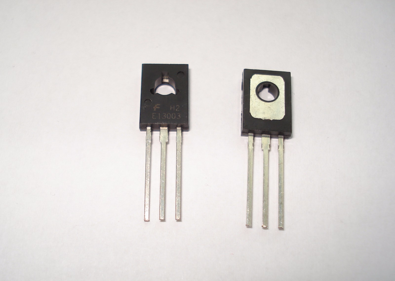 2pcs MJE13003 E13003-2 E13003 NPN Transistor 13003 3303 400V 1.5A TO-126 2pcs
