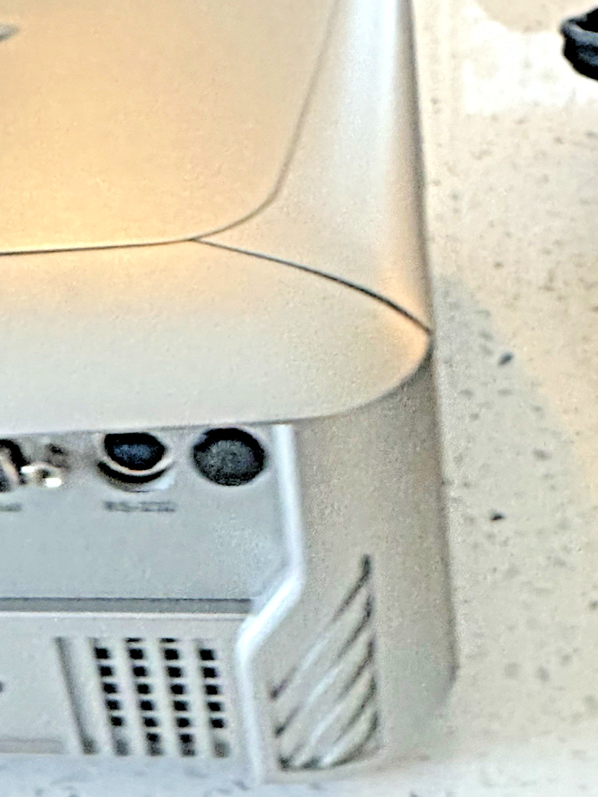 Optoma DLP Projection Display Model EP719 DLP Projector With Case Wires Remote