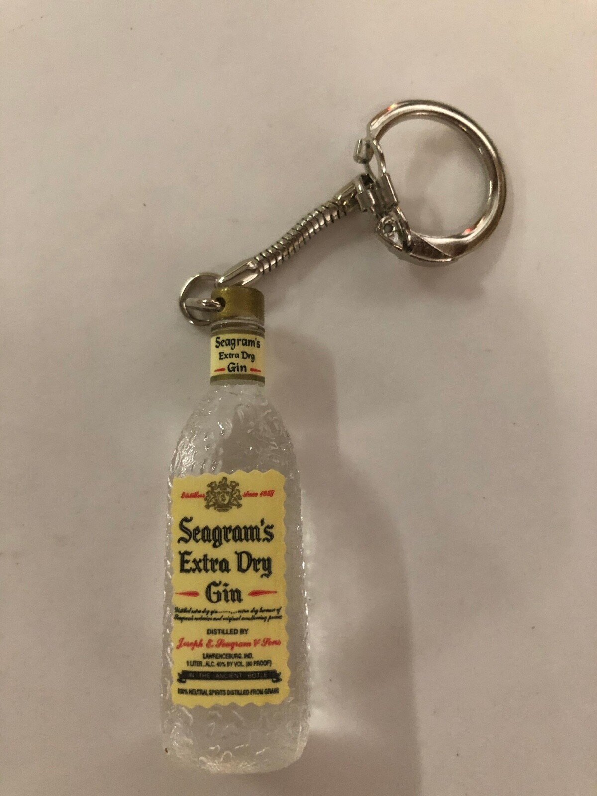 Seagram's Gin Advertising Mini Figural Bottle Key Chain ~ BW242