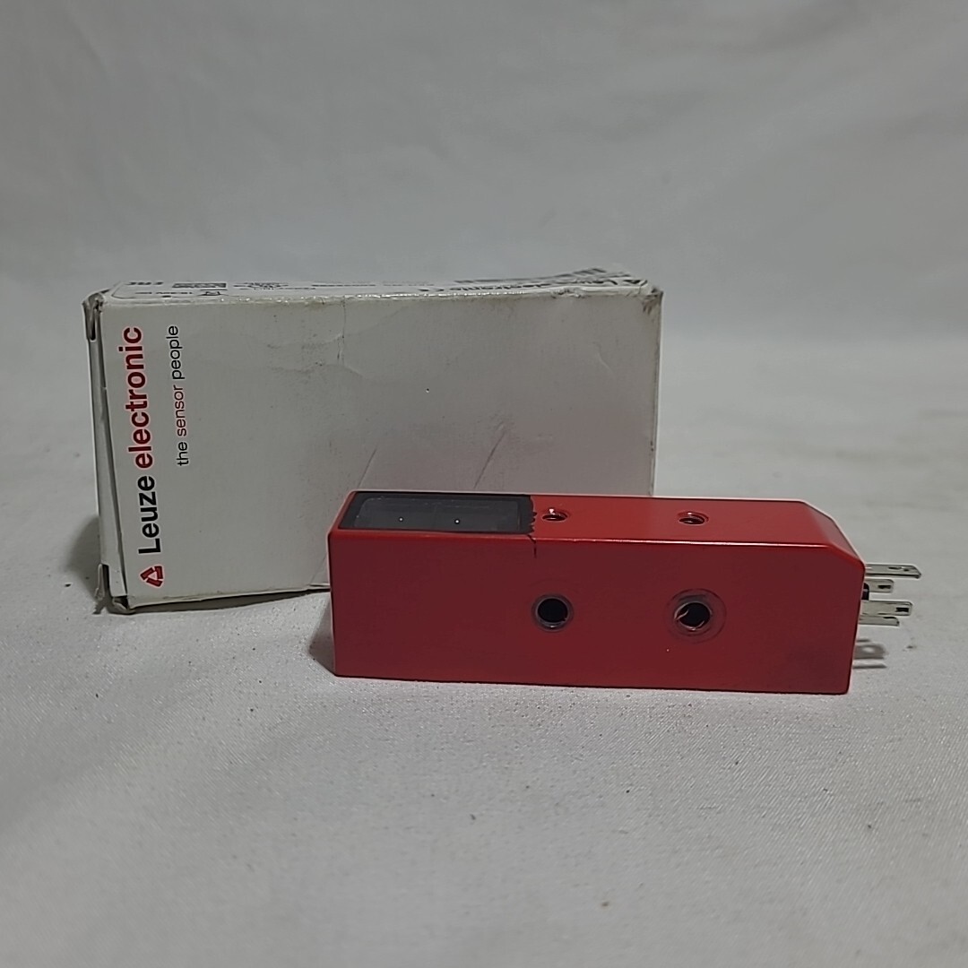 Leuze PRK 97/4 DS.1 Photoelectric Sensor 10-30VDC. -pre Owened- Good Condition.