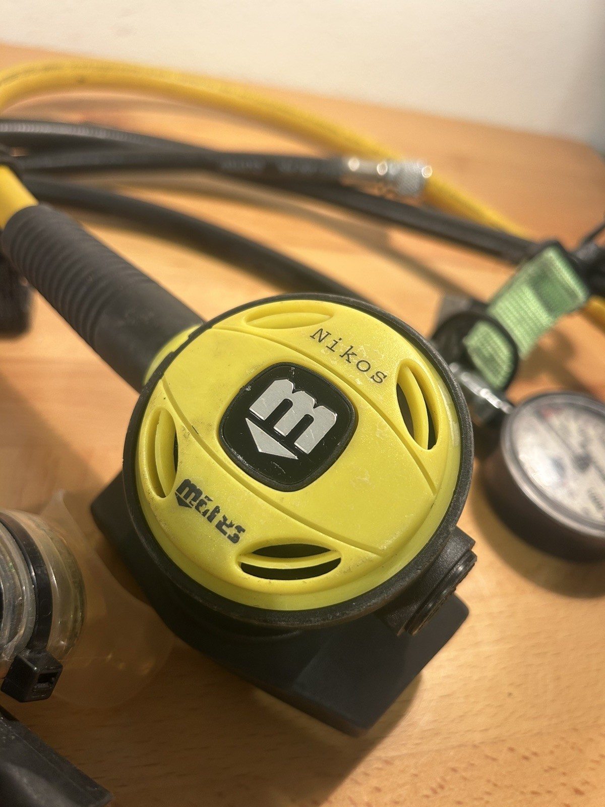 MARES MR12 DFC SCUBA REGULATOR SET Used (UNTESTED)
