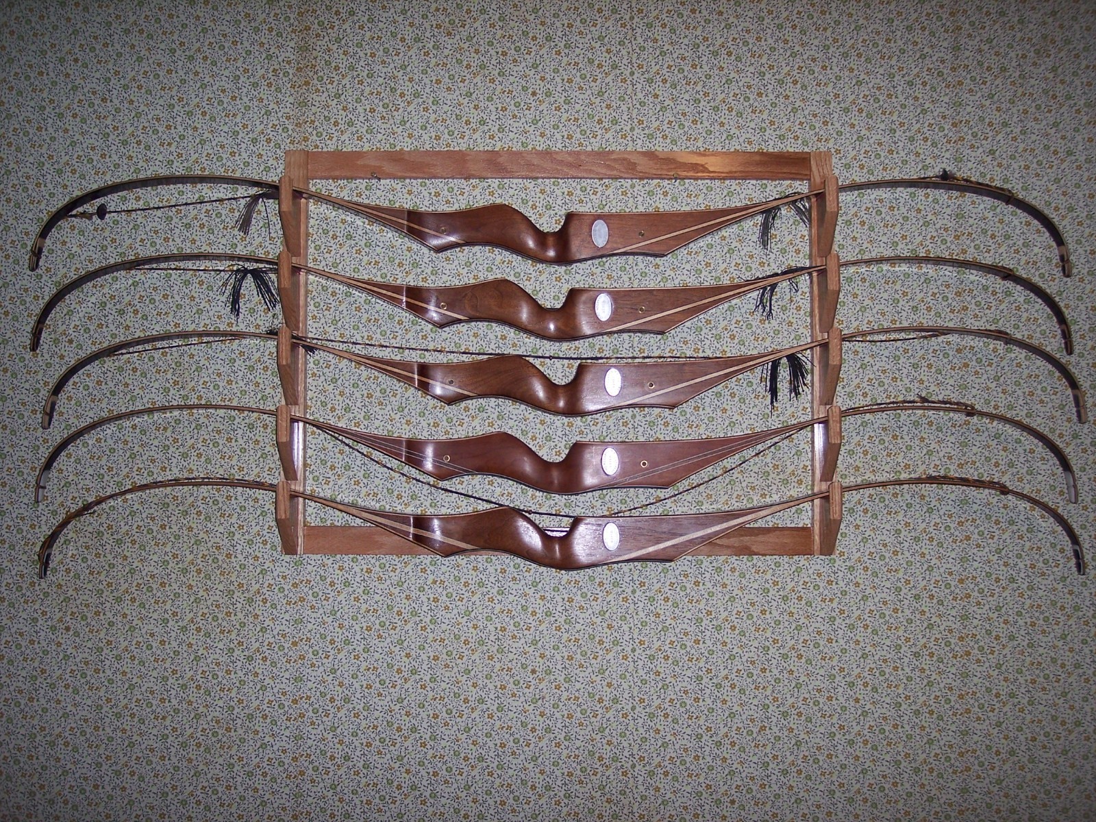 Collector Bow Rack Holds 5 Long Or Recurve Bows