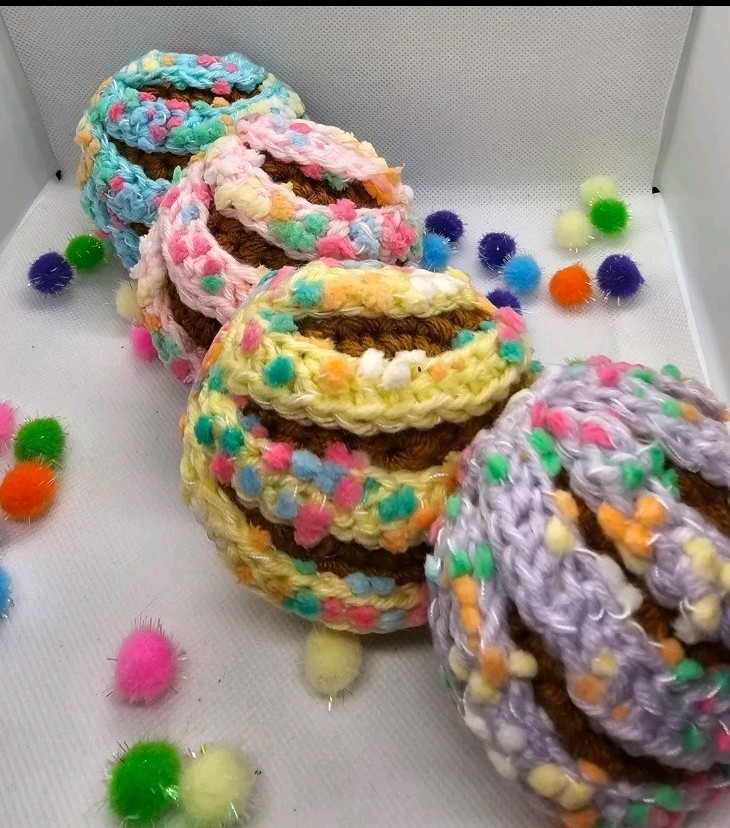 Handmade crochet Set Of 4 mini Confetti Pom Pom Pastel Mexican Concha Breads