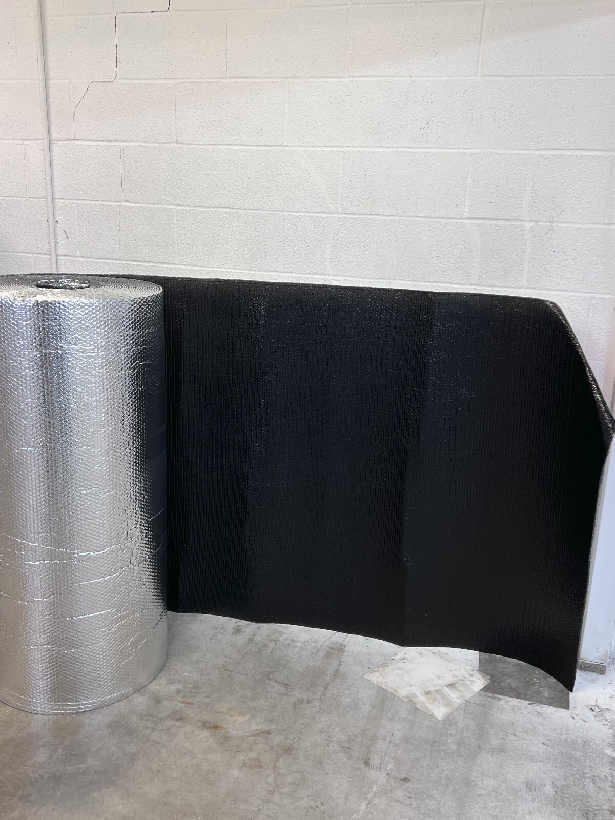 REFLECTIVE BLACK / SILVER FOIL Double BUBBLE Foil Insulation Roll 12X10 R8